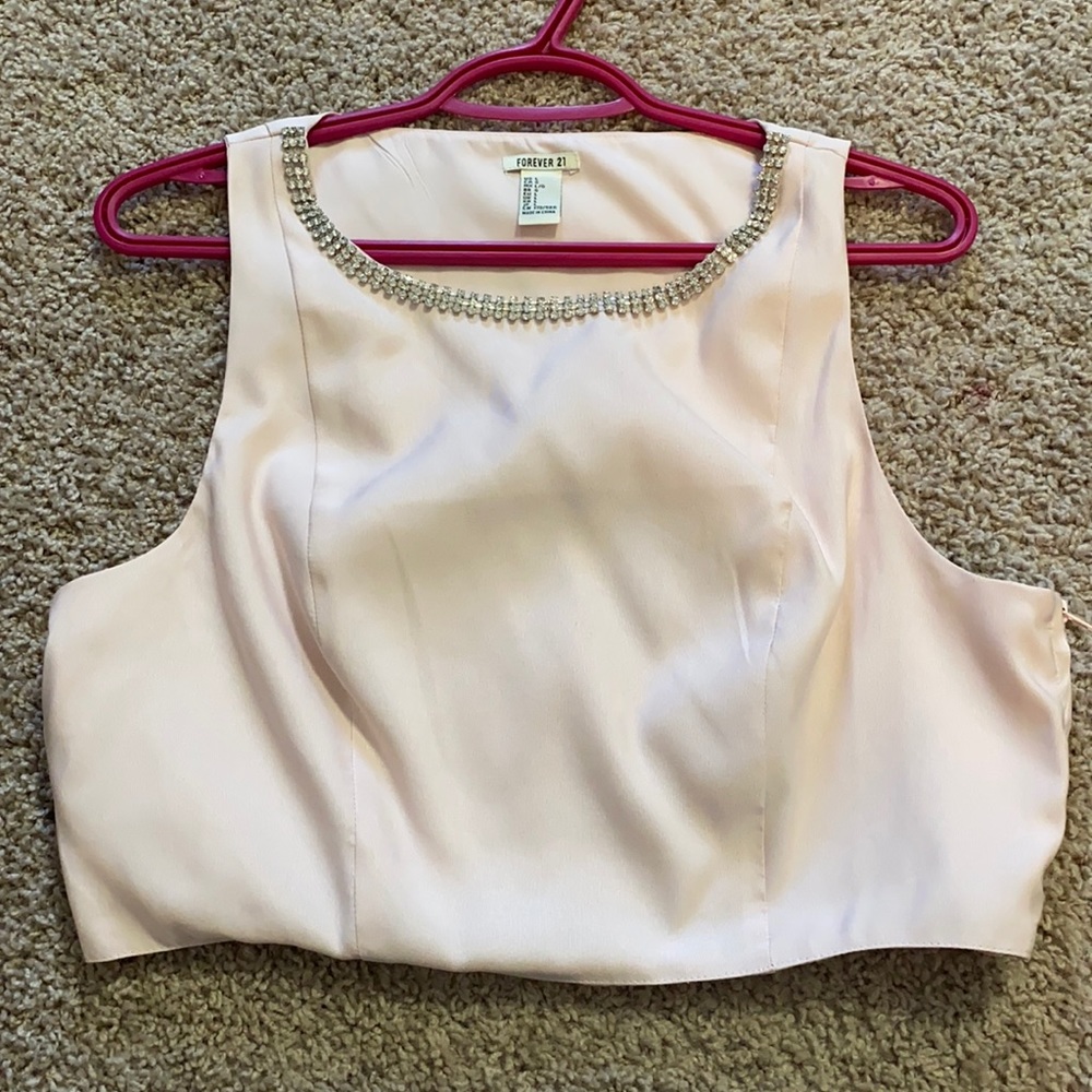 Cute blush crop top NWOT